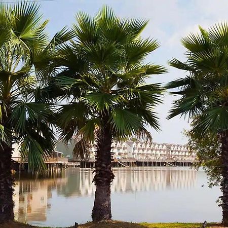 ☆Live On The Water! Lake Palmetto Palm W/ Patio - 10Min To Downtown & Beaches☆ Charleston Extérieur photo