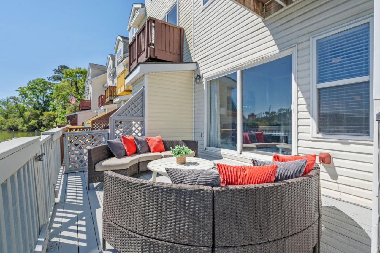 ☆Live On The Water! Lake Palmetto Palm W/ Patio - 10Min To Downtown & Beaches☆ Charleston Extérieur photo