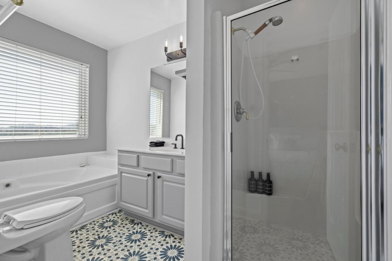 ☆Live On The Water! Lake Palmetto Palm W/ Patio - 10Min To Downtown & Beaches☆ Charleston Extérieur photo