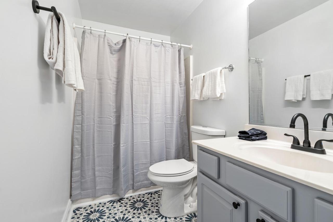 ☆Live On The Water! Lake Palmetto Palm W/ Patio - 10Min To Downtown & Beaches☆ Charleston Extérieur photo