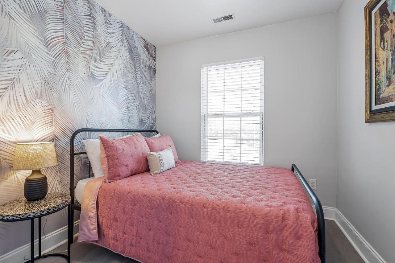 ☆Live On The Water! Lake Palmetto Palm W/ Patio - 10Min To Downtown & Beaches☆ Charleston Extérieur photo